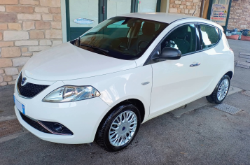 Lancia Ypsilon 5posti